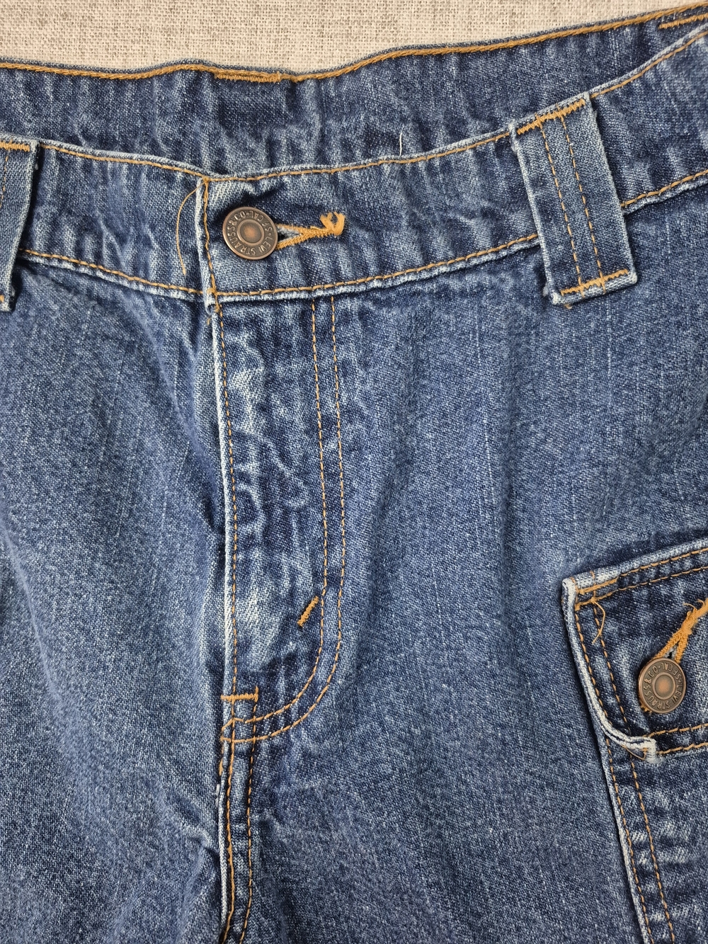 Vintage 1998 Levi's High Rise Cargo Shorts - Unisex 90s Style - Picture 5 of 12